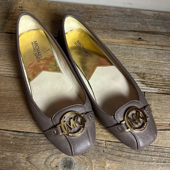 MICHAEL Michael Kors Shoes - Michael Michael Kors Fulton brown flats. Size 9.5. EUC